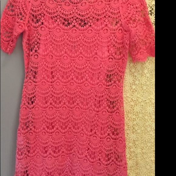 Dresses - Picture 3 of 3